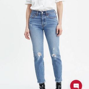 Levi’s Wedgie Fit straight cut distressed jeans